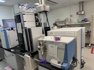 Thermo Scientific LTQ Orbitrap XL High-Resolution LC/MS System with Linear Ion Trap and Multi-Detector Configuration, 6 of 18