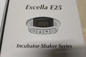 New Brunswick Excella 25R Refrigerated Shaking Incubator, 2 of 4