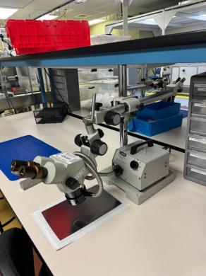 Luxo Stereo Microscope with Binocular Eyepieces and External Adjustable Light Source-cover