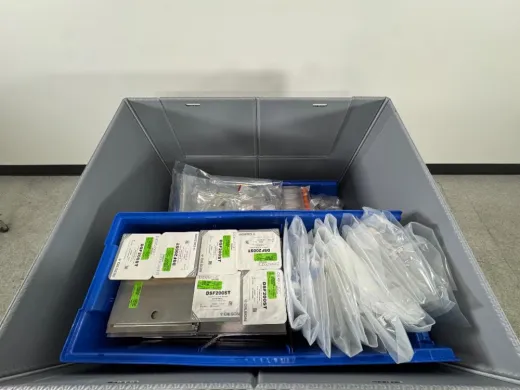 Laboratory Consumables Storage Container with Heavy-Duty Plastic Lidded Construction