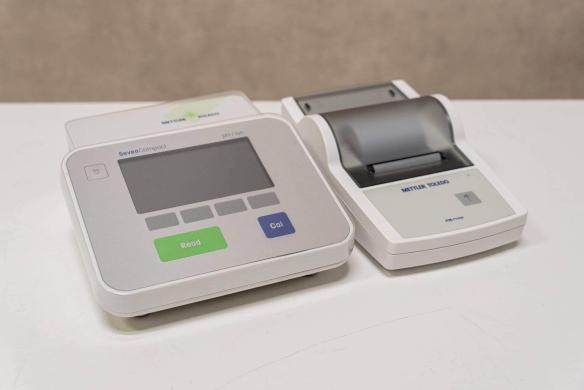 Mettler Toledo SevenCompact S220 pH Meter-cover