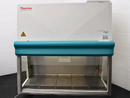Thermo KS 15 HeraSafe Class II Biosafety Cabinet