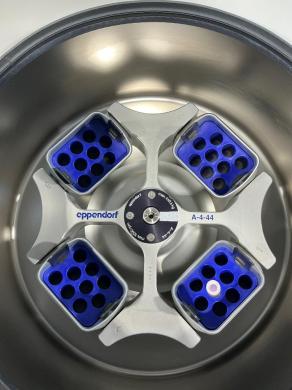 Eppendorf 5804 Benchtop Centrifuge-cover