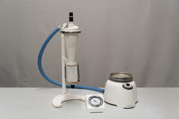 Alpine 200LS Extraction Sieve with Cyclo Separator