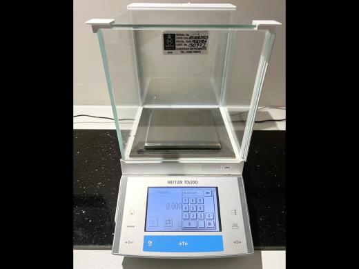 Mettler Toledo XA503S Precision Balance with RS-232C Interface and Glass Weighing Chamber-cover