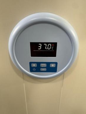 VWR Gravity Incubator Model 89511-420 for Controlled Temperature Incubation-cover