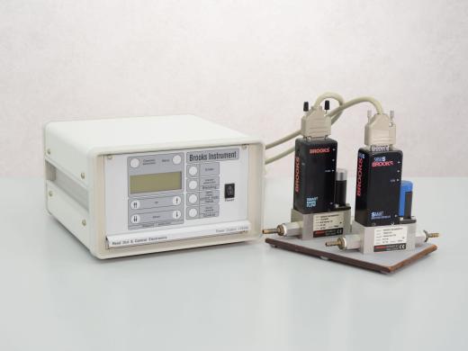 Brooks Instruments 0154 Control and Readout Unit for Mass Flow and Pressure Applications-cover