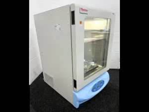 Thermo Scientific Max Q 6000 Temperature-Controlled Orbital Incubator Shaker, 2 of 9
