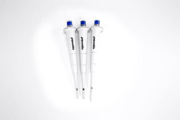 Eppendorf Set of 3 Single-Channel Fixed-Volume Pipettes, 250 µL, 300 µL, and 500 µL-cover