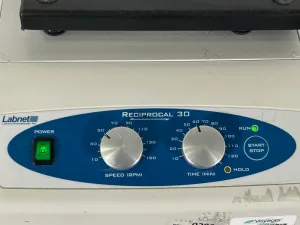 Labnet Reciprocal 30 Benchtop Reciprocal Shaker with Adjustable Speed and Timer, 3 of 4