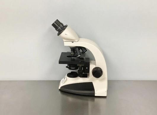 Leica CME Modular Inverted Binocular Compound Microscope with E2 Optics-cover