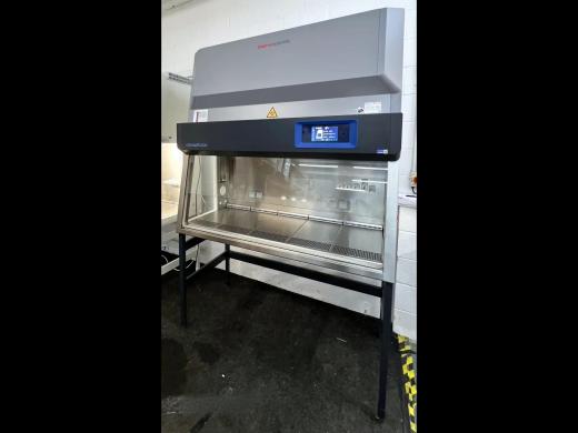 Thermo Scientific Herasafe 2030i 1.5 Class II Microbiological Safety Cabinet with Smartflow Plus-cover