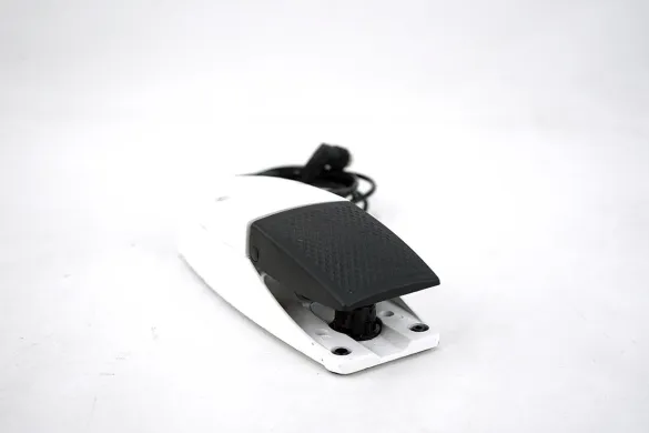Microm 640280 5-Pin Foot Pedal for Microtome
