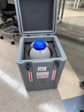 ICBiomedical CX100 Dry Shipper for Cryogenic Biological Sample Transport-cover