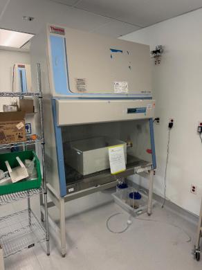 Thermo Fisher Scientific 1300 Series A2 4' Class II Biosafety Cabinet Model 1355-cover