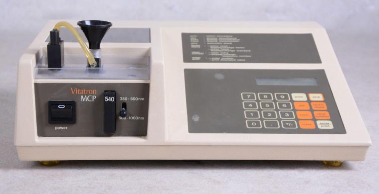 Vitatron MCP Filter-Based Spectrophotometer-cover