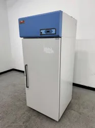 Thermo Scientific Revco UGL3020A Laboratory Refrigerator with Digital Temperature Control, 2 of 4
