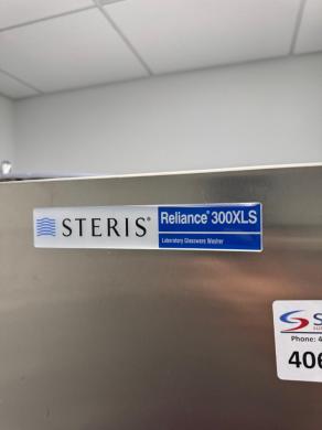 Steris Reliance 300XLS Laboratory Glassware Washer with Front-Loading Door-cover