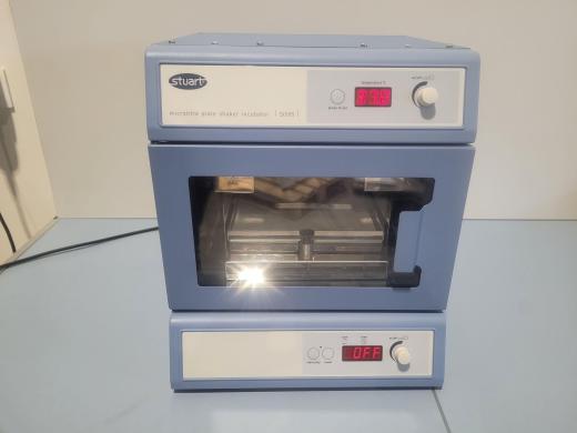 Stuart SI505 Incubator Shaker for Microplates with Orbital Shaking and Temperature Control-cover