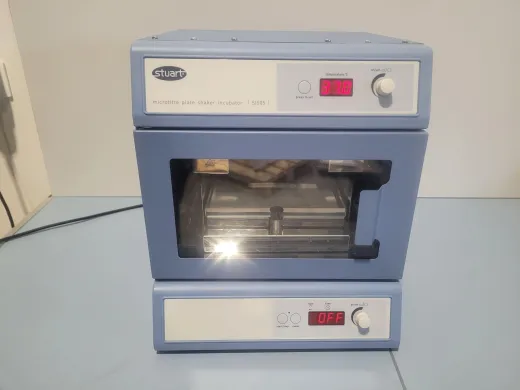 Stuart SI505 Incubator Shaker for Microplates with Orbital Shaking and Temperature Control