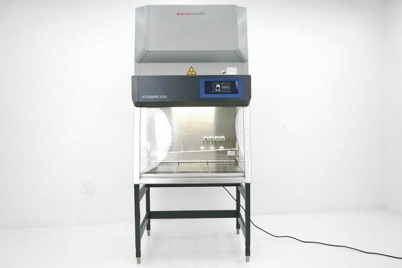 Thermo Scientific HERAsafe 2030i 0.9 Class II Biosafety Cabinet 42699613-cover