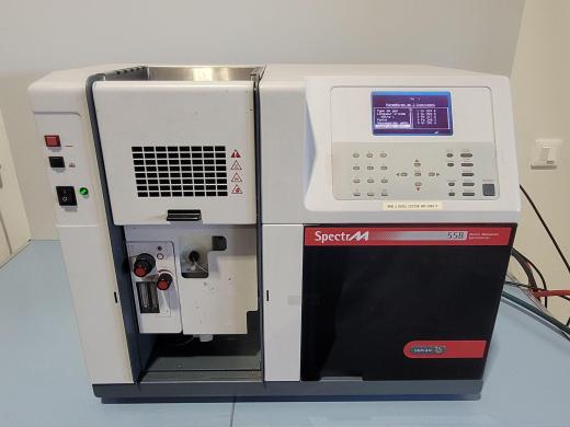 VARIAN SpectrAA 55B Atomic Absorption Spectrometer-cover