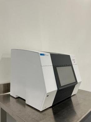 Agilent AriaDx Real-Time PCR Thermocycler with 96-Well Block and Touchscreen Interface-cover