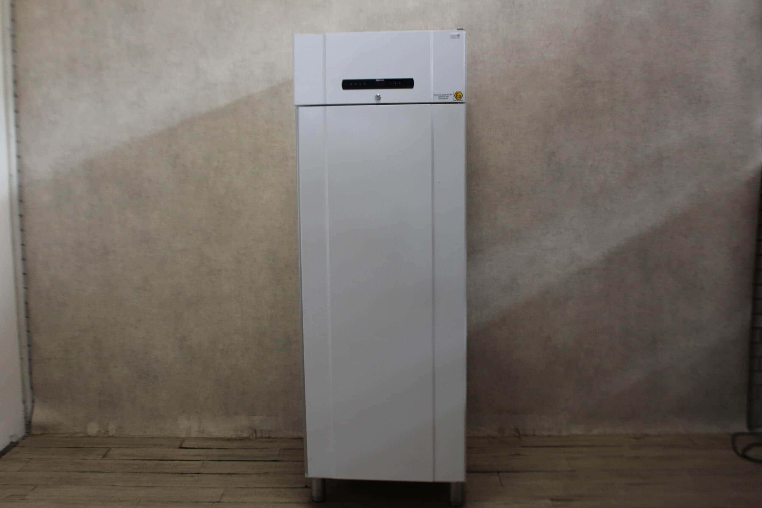 Gram BioCompact II IIRF610 Laboratory Freezer