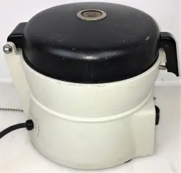 IEC Micro-MB Microcentrifuge with IEC 837 Rotor (12 x 1.5–2 mL), 9 of 13