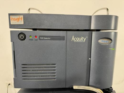 Waters Acquity UPLC System with Binary Solvent Manager and PDA Detector Modules-cover