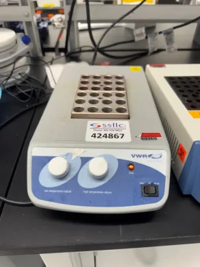 VWR Analog Heatblock Model 12621-108 with Dual Analog Temperature Controls