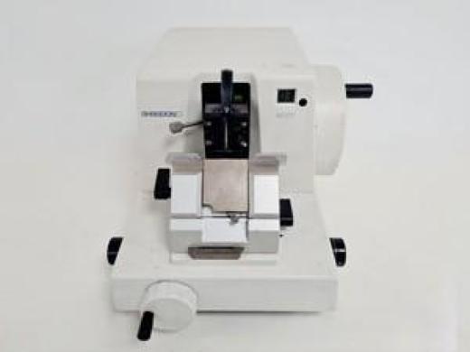 Shandon AS325 Rotary Microtome Lab-cover