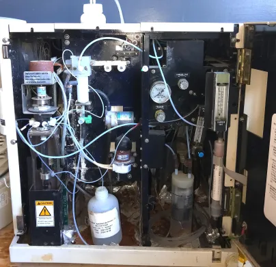 Shimadzu TOC-V CPH Analyzer with ASI-V Autosampler System