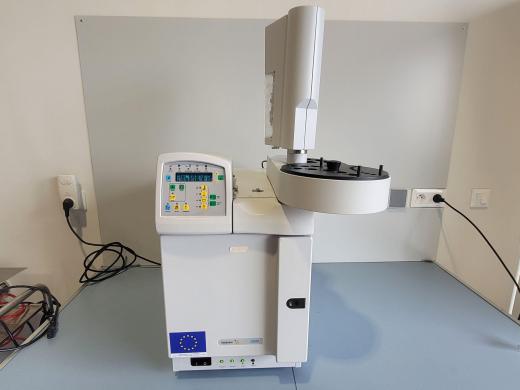 VARIAN GC 3900 Gas Chromatograph with FID and 8410 Autosampler-cover