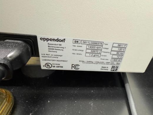 Eppendorf 5810 R Refrigerated Benchtop Centrifuge with Dual Rotor Adapters-cover
