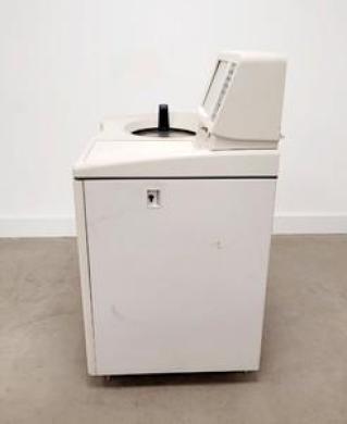 Beckman Optima L-100 XP Ultracentrifuge Lab-cover