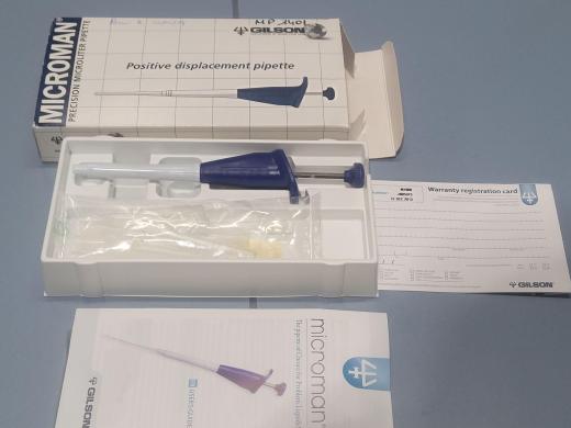 Gilson Microman M1000 Positive Displacement Pipette 100 to 1000 μL-cover