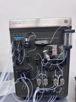 Cytiva ÄKTA pilot™ 600R GMP Compliant Benchtop Chromatography System for Pilot-Scale Bioprocessing-cover