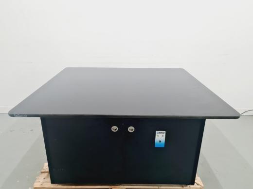 Ion Bench Laboratory Bench for Scientific and Biotech Workstations-cover