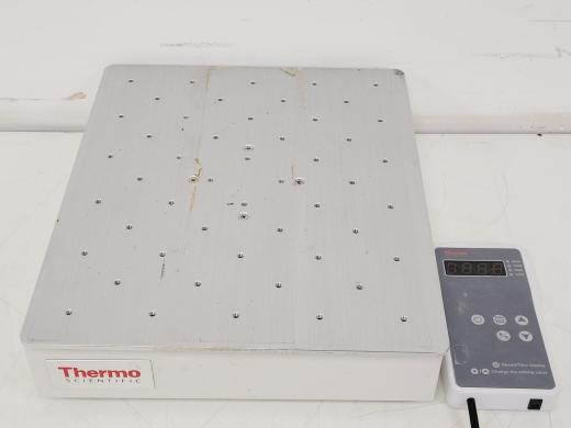 Thermo Scientific MaxQ 2000 CO2 Plus CO2 Incubator Shaking Table-cover