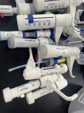 Various Manual Adjustable Bottle Top Dispensers for Precise Laboratory Liquid Handling-cover