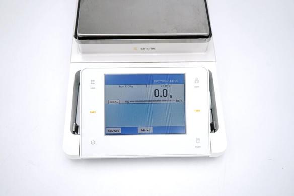Sartorius MSA8201S Precision Balance, 8200 g × 0.1 g-cover