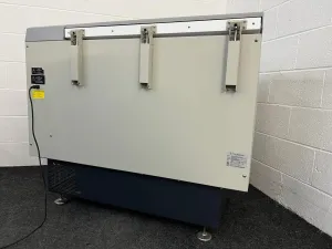 New Brunswick Excella E25 Incubating Shaker with precise temperature and speed control, 10 of 11