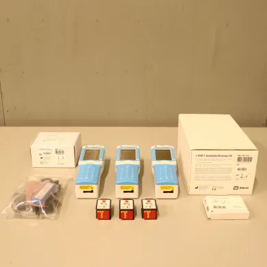 Abbott i-STAT 1 300W Wireless Point-of-Care Blood Analyzer System with Accessories