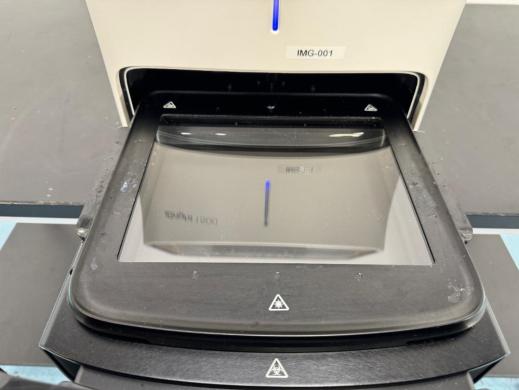 Invitrogen iBright FL1500 Digital Imaging System with Integrated Touchscreen-cover