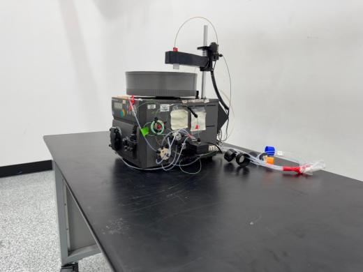 Amersham AKTAprime Plus FPLC Chromatography System with Integrated Fraction Collector-cover