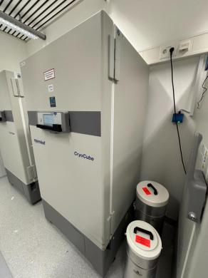 Eppendorf CryoCube F740hi Ultra-Low Temperature -80°C Freezer with 2-Stage Cascade Refrigeration-cover