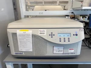 Eppendorf 5920R Refrigerated Centrifuge with High-Speed 14,000 rpm and 56,000 x g RCF, 3 of 4