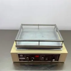 Selecta Rotaterm Orbital Shaker with Heating, 7 of 9