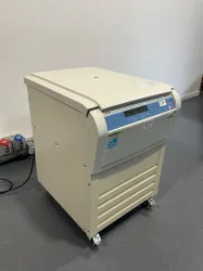 Thermo Scientific Heraeus Multifuge X3 FR Refrigerated Benchtop Centrifuge, 2 of 4